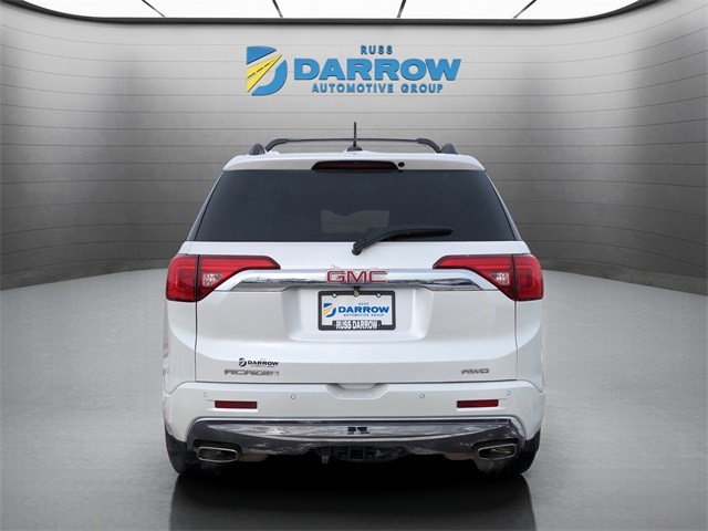 GMC Acadia Vehicle Full-screen Gallery Image 4