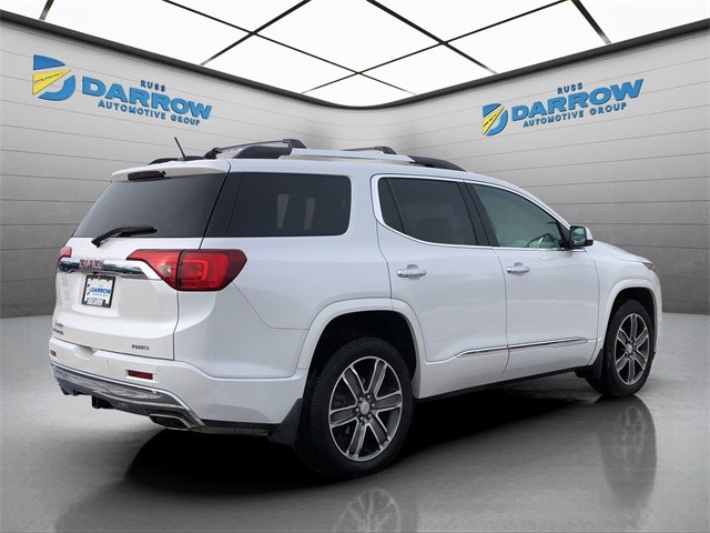 GMC Acadia Vehicle Full-screen Gallery Image 5