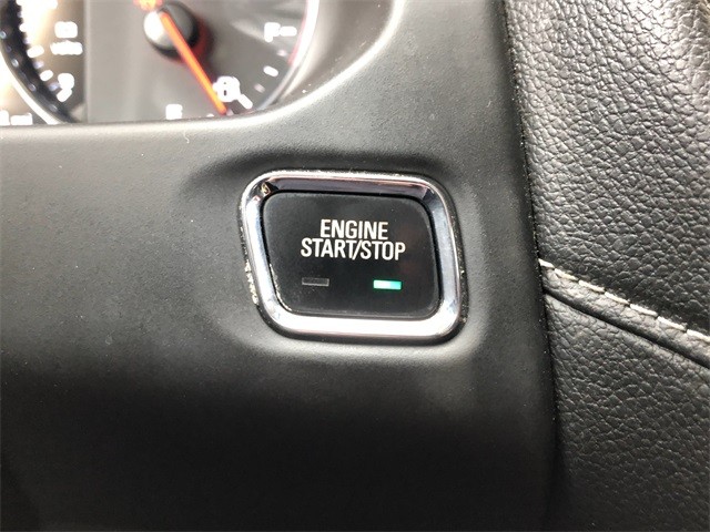 GMC Acadia Vehicle Full-screen Gallery Image 24