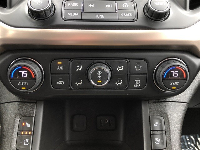 GMC Acadia Vehicle Full-screen Gallery Image 26