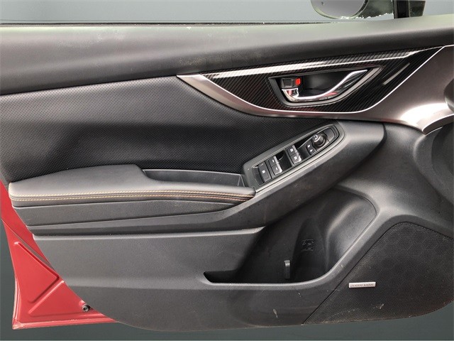 Subaru Crosstrek Vehicle Full-screen Gallery Image 11