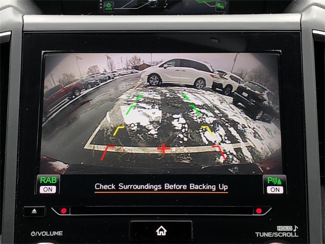 Subaru Crosstrek Vehicle Full-screen Gallery Image 23