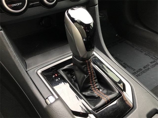 Subaru Crosstrek Vehicle Full-screen Gallery Image 25