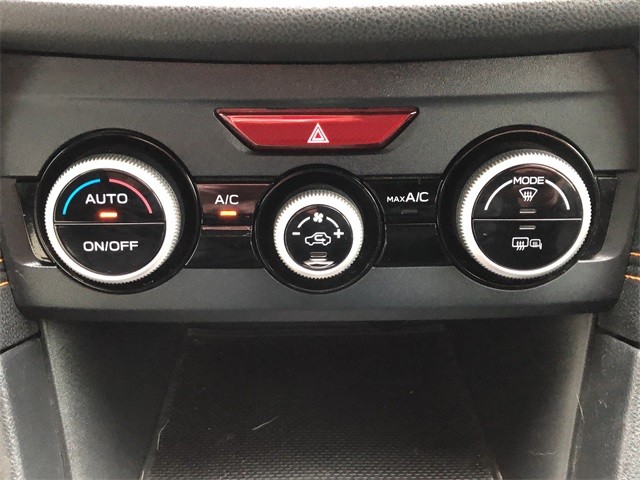 Subaru Crosstrek Vehicle Full-screen Gallery Image 26