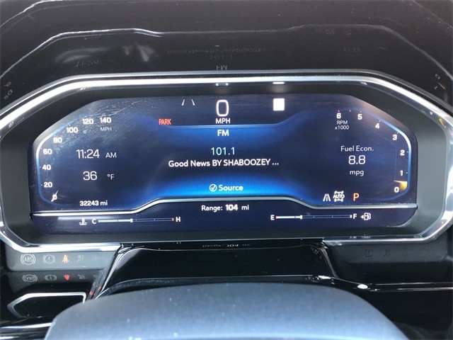 Chevrolet Silverado 1500 Vehicle Full-screen Gallery Image 12