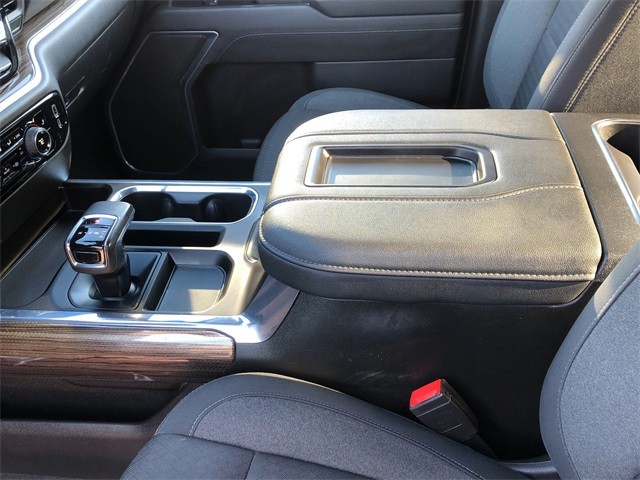 Chevrolet Silverado 1500 Vehicle Full-screen Gallery Image 18