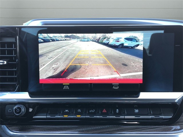 Chevrolet Silverado 1500 Vehicle Full-screen Gallery Image 21