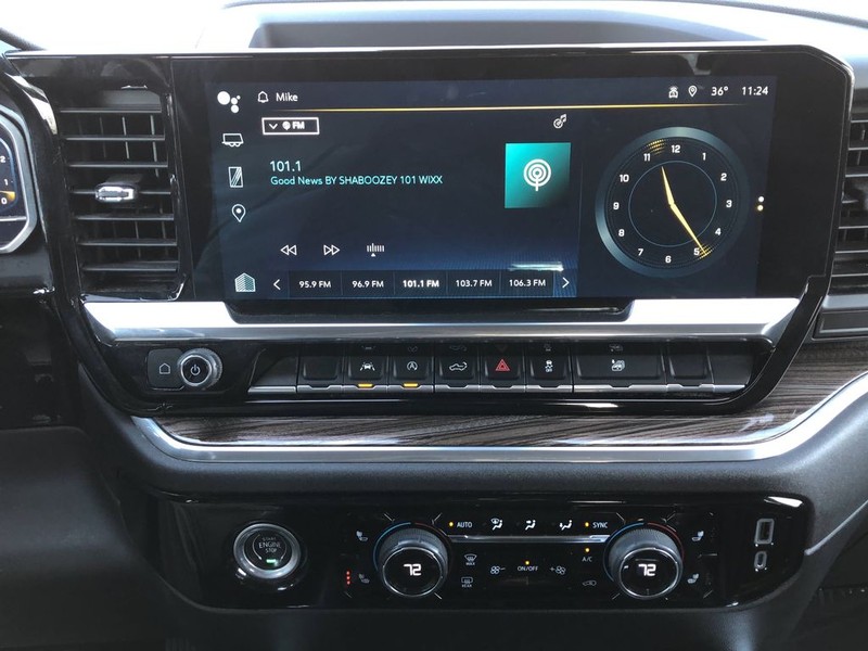 Chevrolet Silverado 1500 Vehicle Full-screen Gallery Image 19