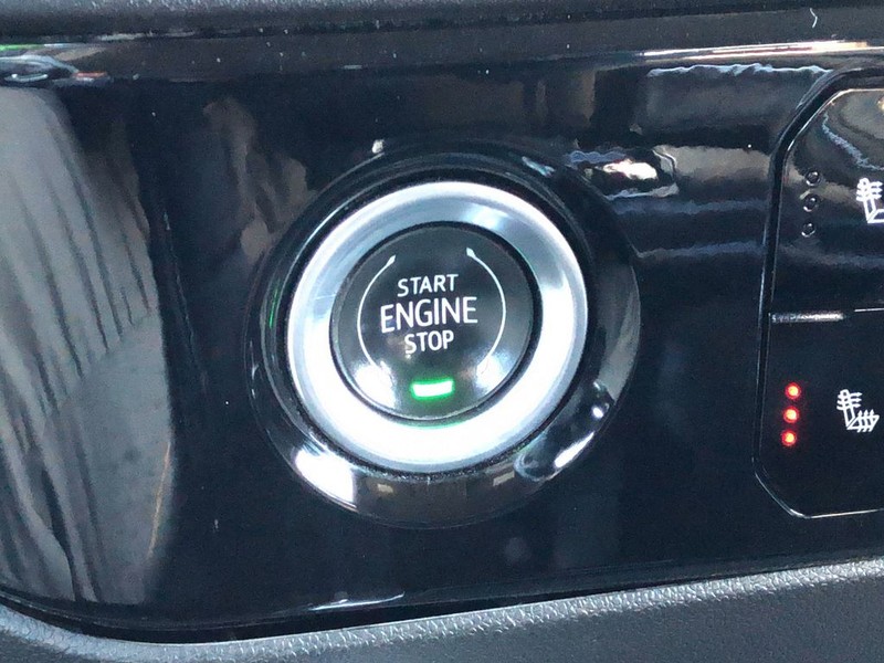 Chevrolet Silverado 1500 Vehicle Full-screen Gallery Image 22