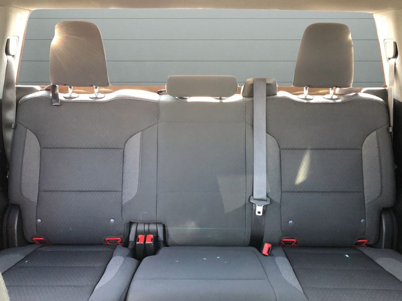 Chevrolet Silverado 1500 Vehicle Full-screen Gallery Image 26