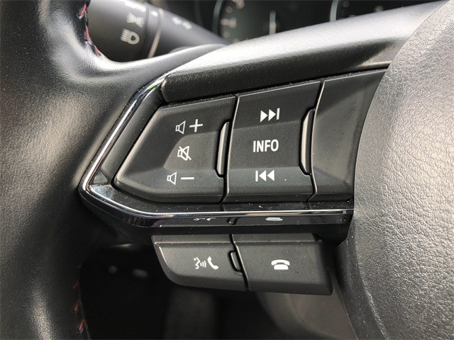 Mazda CX-5 Vehicle Full-screen Gallery Image 9