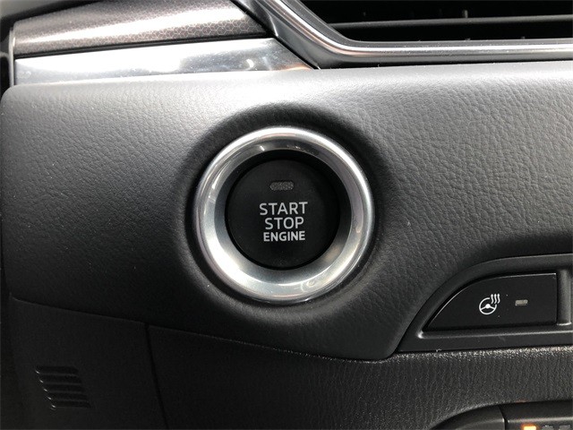 Mazda CX-5 Vehicle Full-screen Gallery Image 24