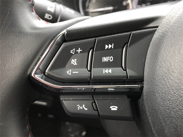 Mazda CX-5 Vehicle Full-screen Gallery Image 9