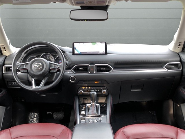 Mazda CX-5 Vehicle Full-screen Gallery Image 12