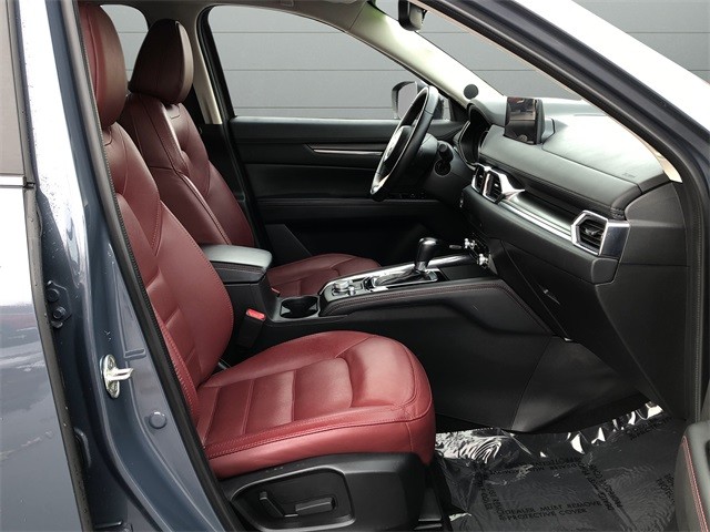Mazda CX-5 Vehicle Full-screen Gallery Image 15