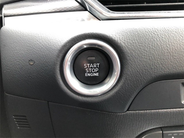 Mazda CX-5 Vehicle Full-screen Gallery Image 24