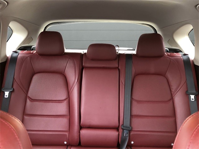 Mazda CX-5 Vehicle Full-screen Gallery Image 29