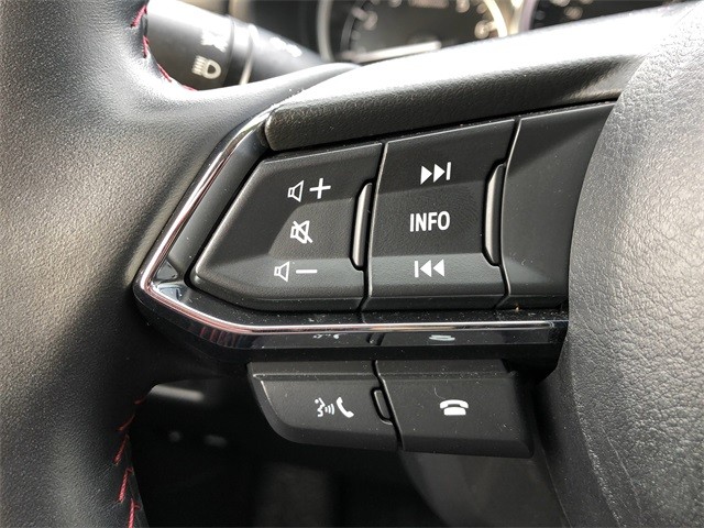 Mazda CX-5 Vehicle Full-screen Gallery Image 9