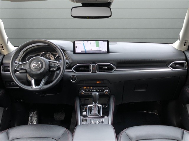 Mazda CX-5 Vehicle Full-screen Gallery Image 12