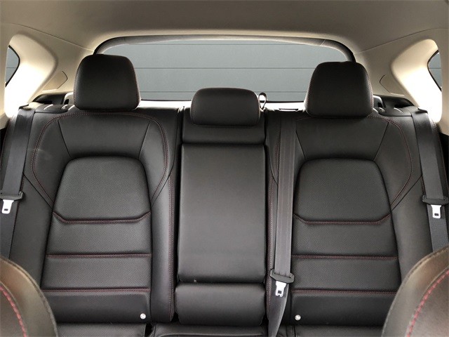 Mazda CX-5 Vehicle Full-screen Gallery Image 29