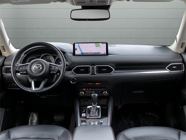 Mazda CX-5 Vehicle Full-screen Gallery Image 12