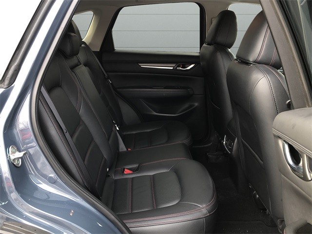 Mazda CX-5 Vehicle Full-screen Gallery Image 14