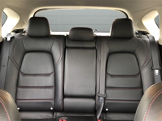 Mazda CX-5 Vehicle Full-screen Gallery Image 29