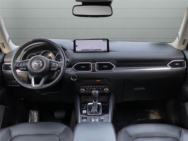 Mazda CX-5 Vehicle Full-screen Gallery Image 12