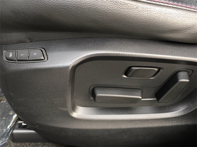 Mazda CX-5 Vehicle Full-screen Gallery Image 28