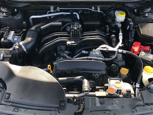 Subaru Legacy Vehicle Full-screen Gallery Image 18