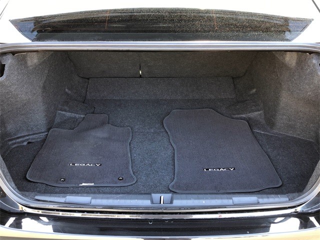 Subaru Legacy Vehicle Full-screen Gallery Image 25