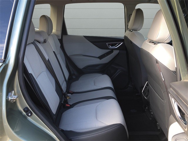 Subaru Forester Vehicle Full-screen Gallery Image 14