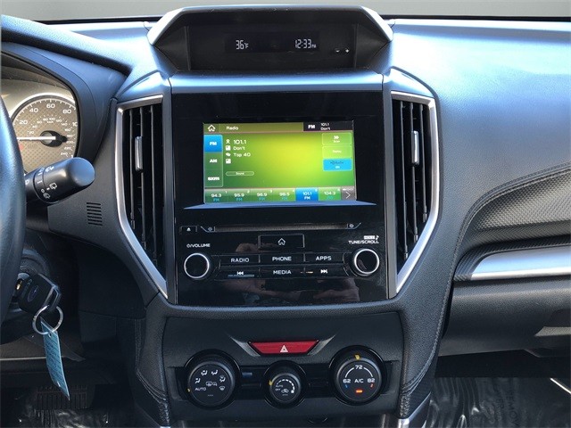 Subaru Forester Vehicle Full-screen Gallery Image 21