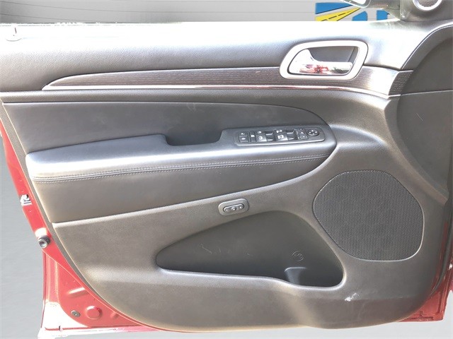 Jeep Grand Cherokee Vehicle Full-screen Gallery Image 11