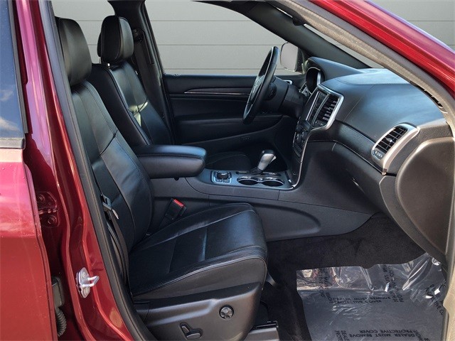 Jeep Grand Cherokee Vehicle Full-screen Gallery Image 15