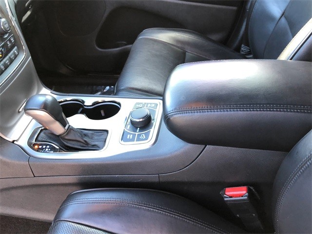 Jeep Grand Cherokee Vehicle Full-screen Gallery Image 21