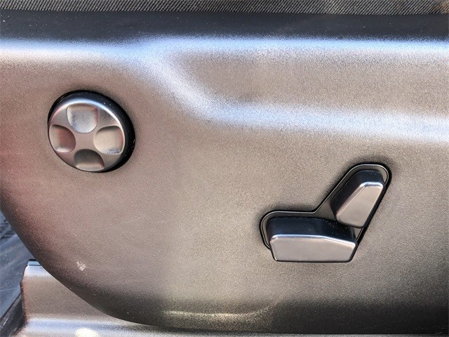 Jeep Grand Cherokee Vehicle Full-screen Gallery Image 29