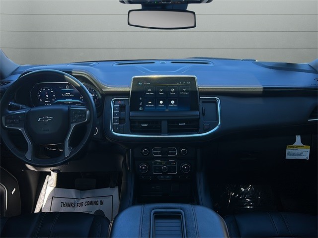 Chevrolet Suburban Vehicle Full-screen Gallery Image 17