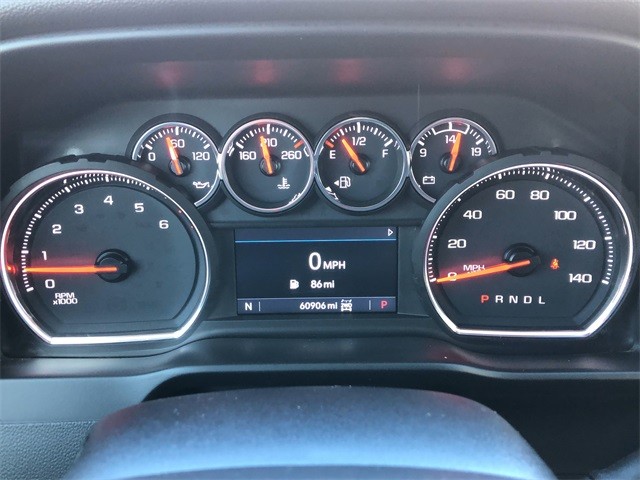 Chevrolet Silverado 2500HD Vehicle Full-screen Gallery Image 13