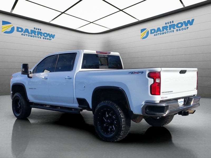 Chevrolet Silverado 2500HD Vehicle Full-screen Gallery Image 3