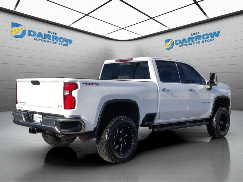 Chevrolet Silverado 2500HD Vehicle Full-screen Gallery Image 5