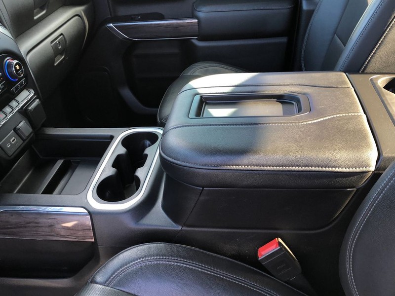 Chevrolet Silverado 2500HD Vehicle Full-screen Gallery Image 20