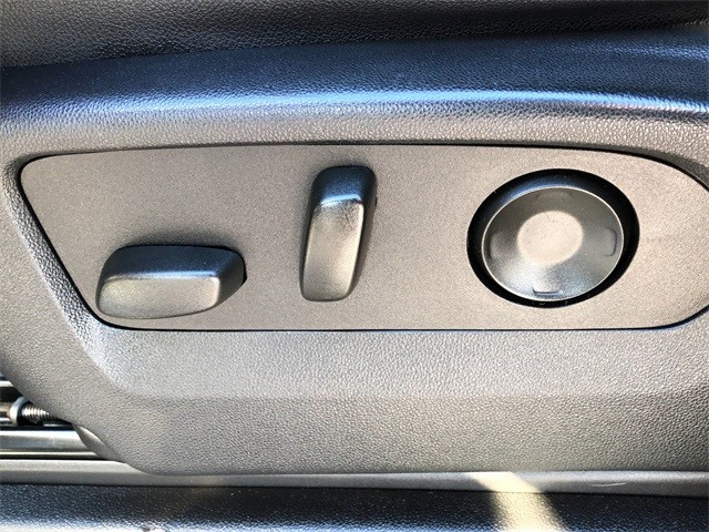 Chevrolet Tahoe Vehicle Full-screen Gallery Image 29