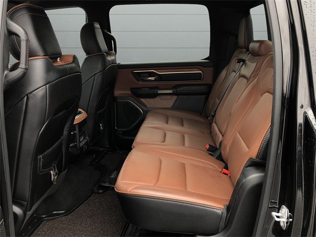 Ram 1500 Vehicle Full-screen Gallery Image 16