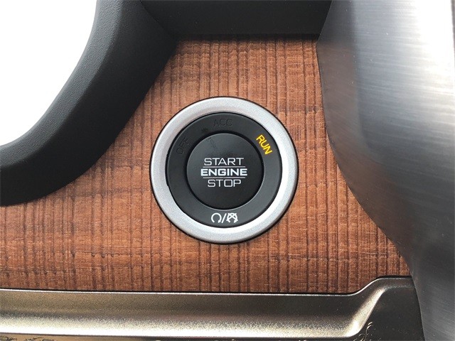 Ram 1500 Vehicle Full-screen Gallery Image 23