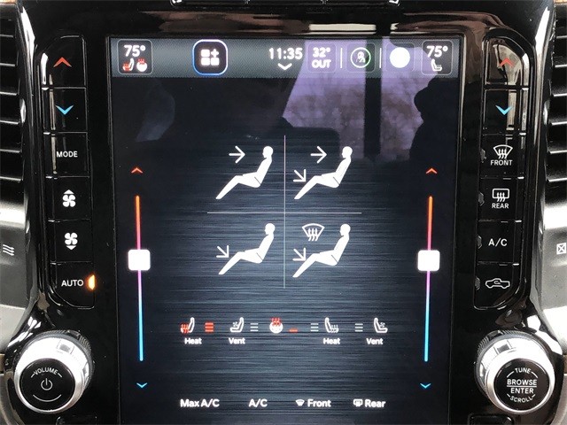 Ram 1500 Vehicle Full-screen Gallery Image 25