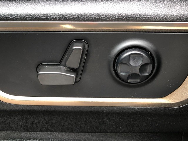 Ram 1500 Vehicle Full-screen Gallery Image 26