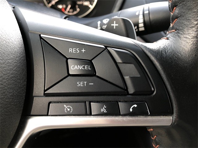 Nissan Altima Vehicle Full-screen Gallery Image 18