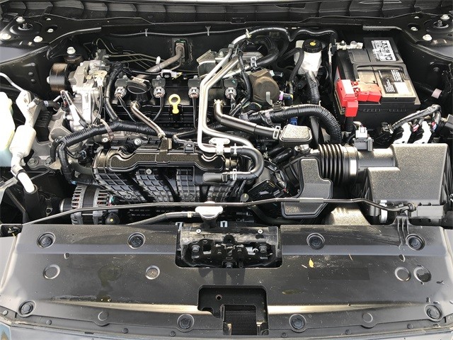 Nissan Altima Vehicle Full-screen Gallery Image 19