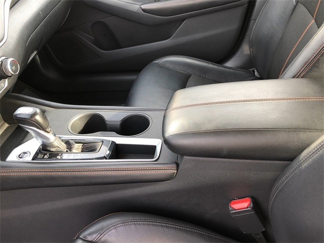 Nissan Altima Vehicle Full-screen Gallery Image 20